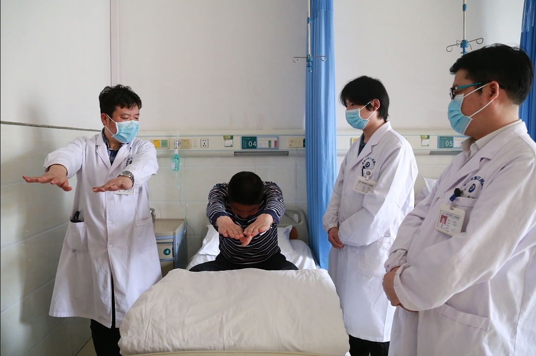 医疗服务提升年|永州市三医院成功完成首例慢性颈内动脉闭塞介入开通手术——微创技术破解脑缺血难题,患者重获健康新希望 医疗服务提升年|永州市三医院成功完成首例慢性颈内动脉闭塞介入开通手术——微创技术破解脑缺血难题,患者重获健康新希望