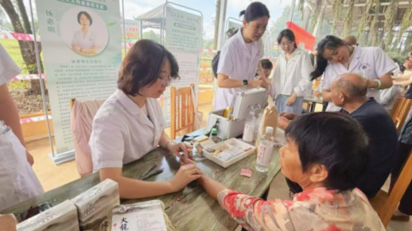 医疗服务提升年|永州市三医院杨惠明名医工作室下乡义诊送中医服务