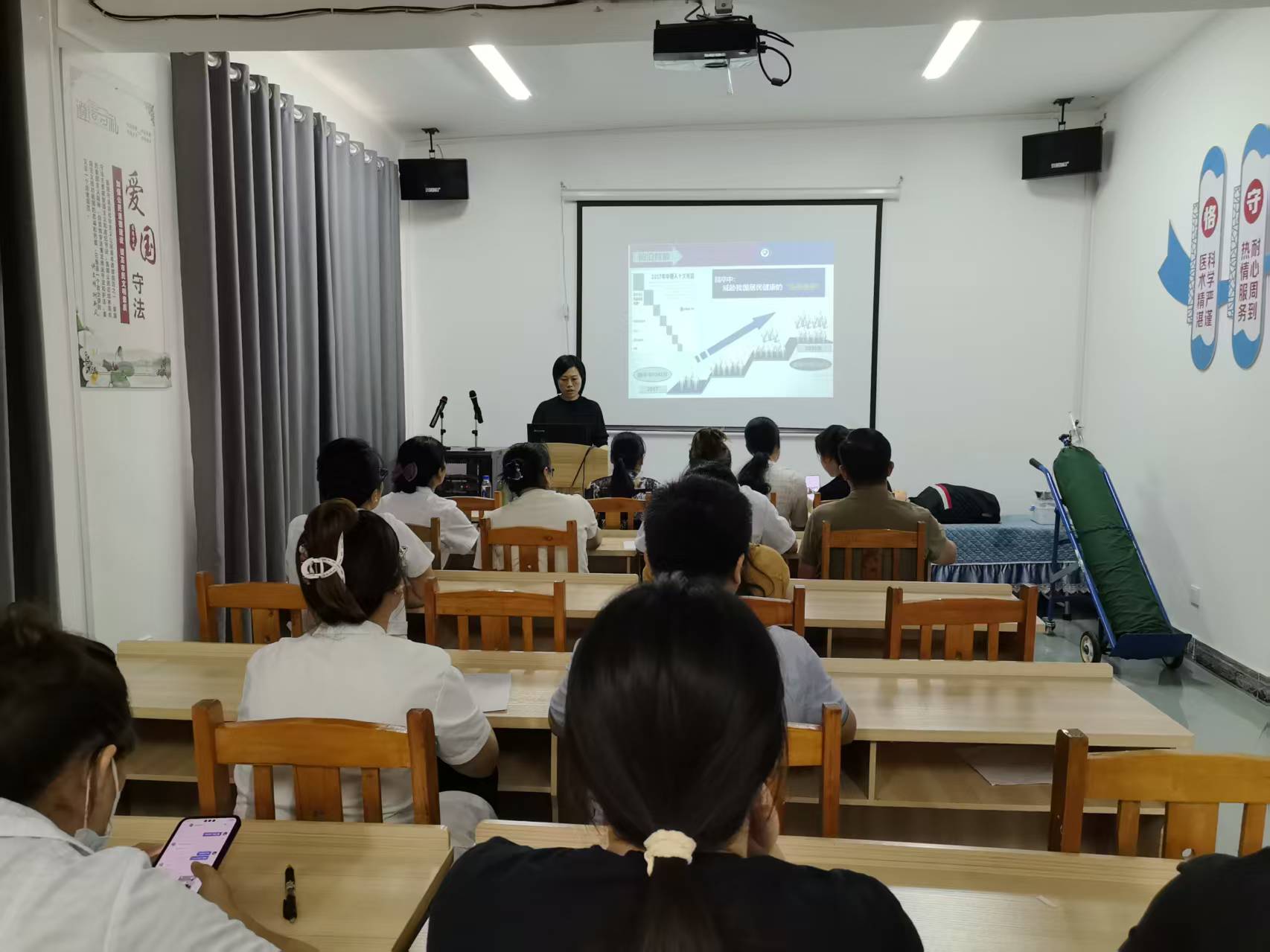 冷水滩区紧密型医共体建设│永州市三医院赴肖家园社区卫生服务中心开展脑卒中及心肺复苏技能专项培训 冷水滩区紧密型医共体建设│永州市三医院赴肖家园社区卫生服务中心开展脑卒中及心肺复苏技能专项培训